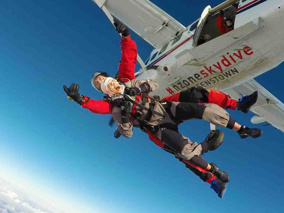 Prendre de la Hauteur : Un Avis Palpitant sur les Aventures de Saut en Parachute avec Tour Afrique Orientale 2025