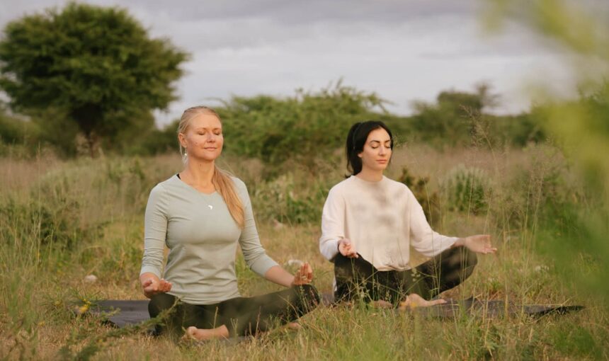 Safaris Bien‑Être & Retraites Yoga en Afrique de l’Est : Retrouver l’Harmonie avec Tour Afrique Orientale