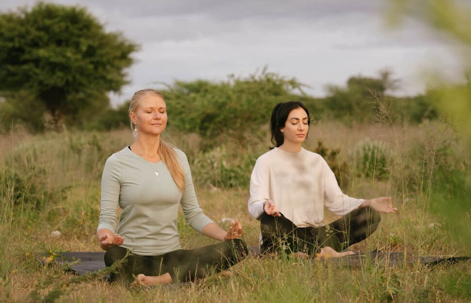 Safaris Bien‑Être & Retraites Yoga en Afrique de l’Est : Retrouver l’Harmonie avec Tour Afrique Orientale