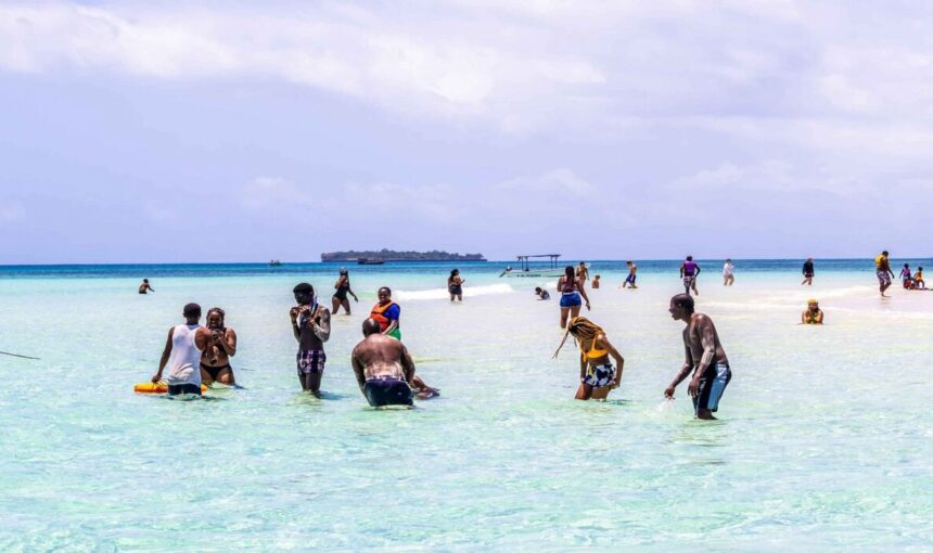 Kenya Diani Beach : 7 Raisons de Choisir Cette Destination Paradisiaque pour Votre Prochain Safari Balnéairep