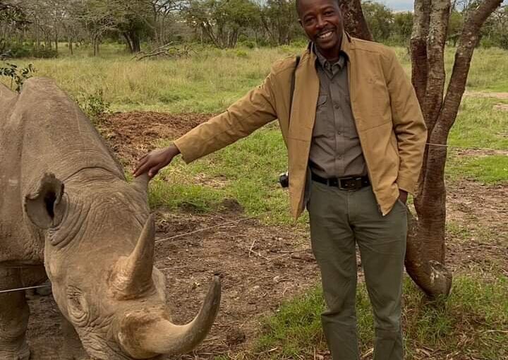 Découvrez le Kenya avec un guide francophone passionné : Joseph, votre expert safari