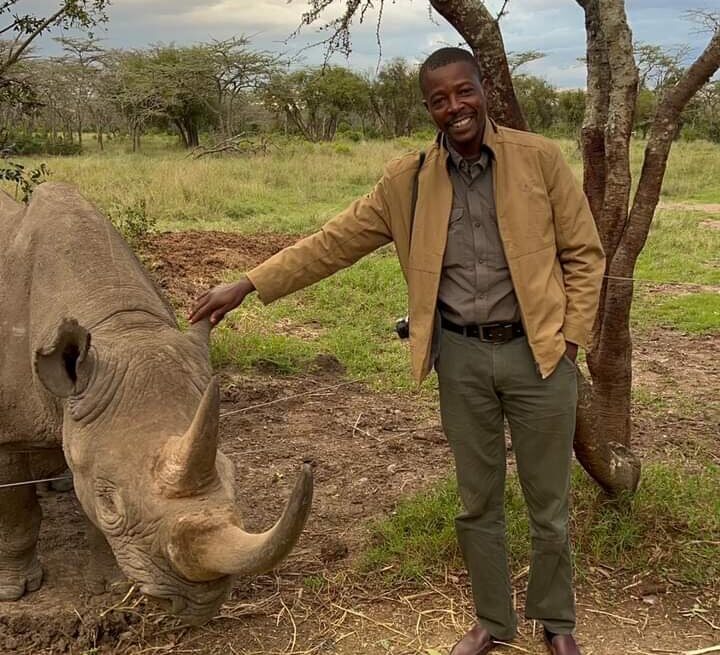 Découvrez le Kenya avec un guide francophone passionné : Joseph, votre expert safari