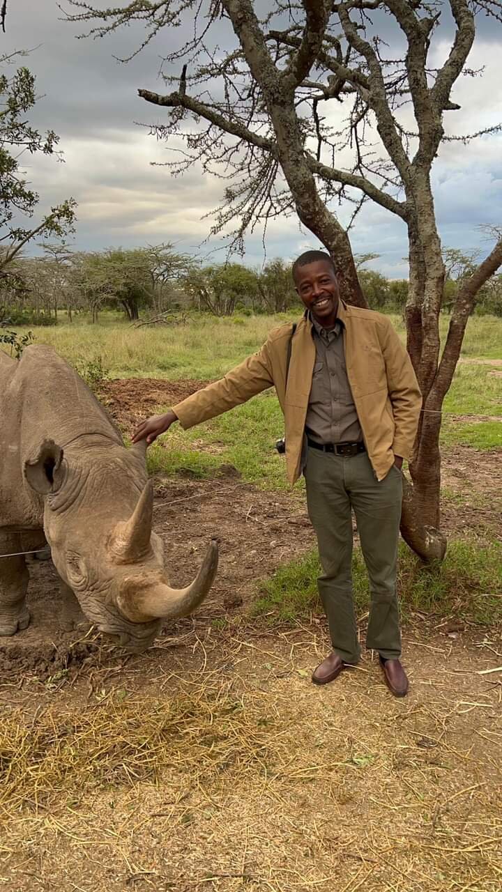 Découvrez le Kenya avec un guide francophone passionné : Joseph, votre expert safari