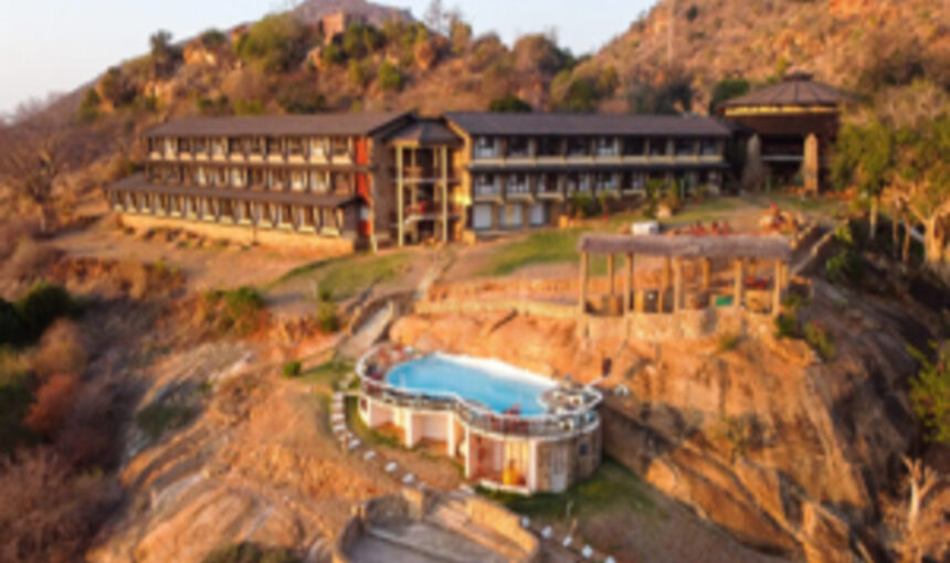 5 Raisons Spectaculaires de Choisir Entre Voi Safari Lodge et Voi Wildlife Lodge au Kenya