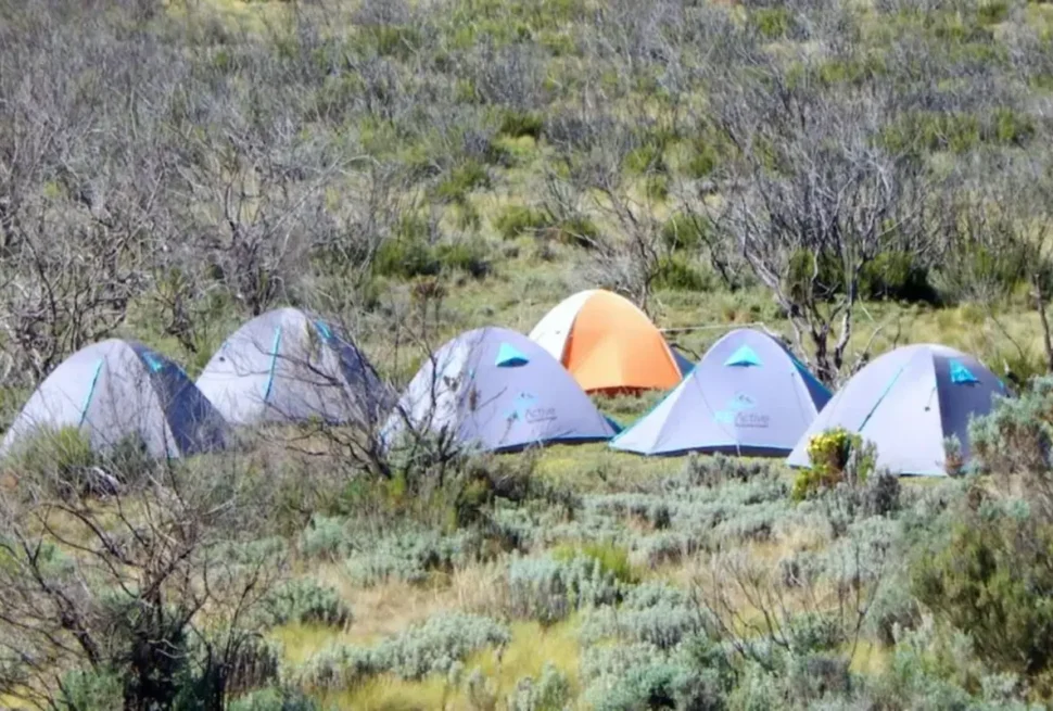 7 Expériences Spectaculaires de Wild Camping en Solo au Kenya
